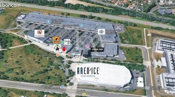 Local commercial, restaurant 260 m² Cergy