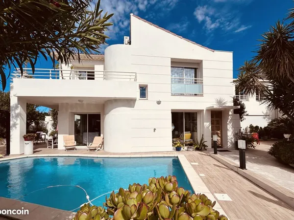 Propriété 7 pièces 210 m²