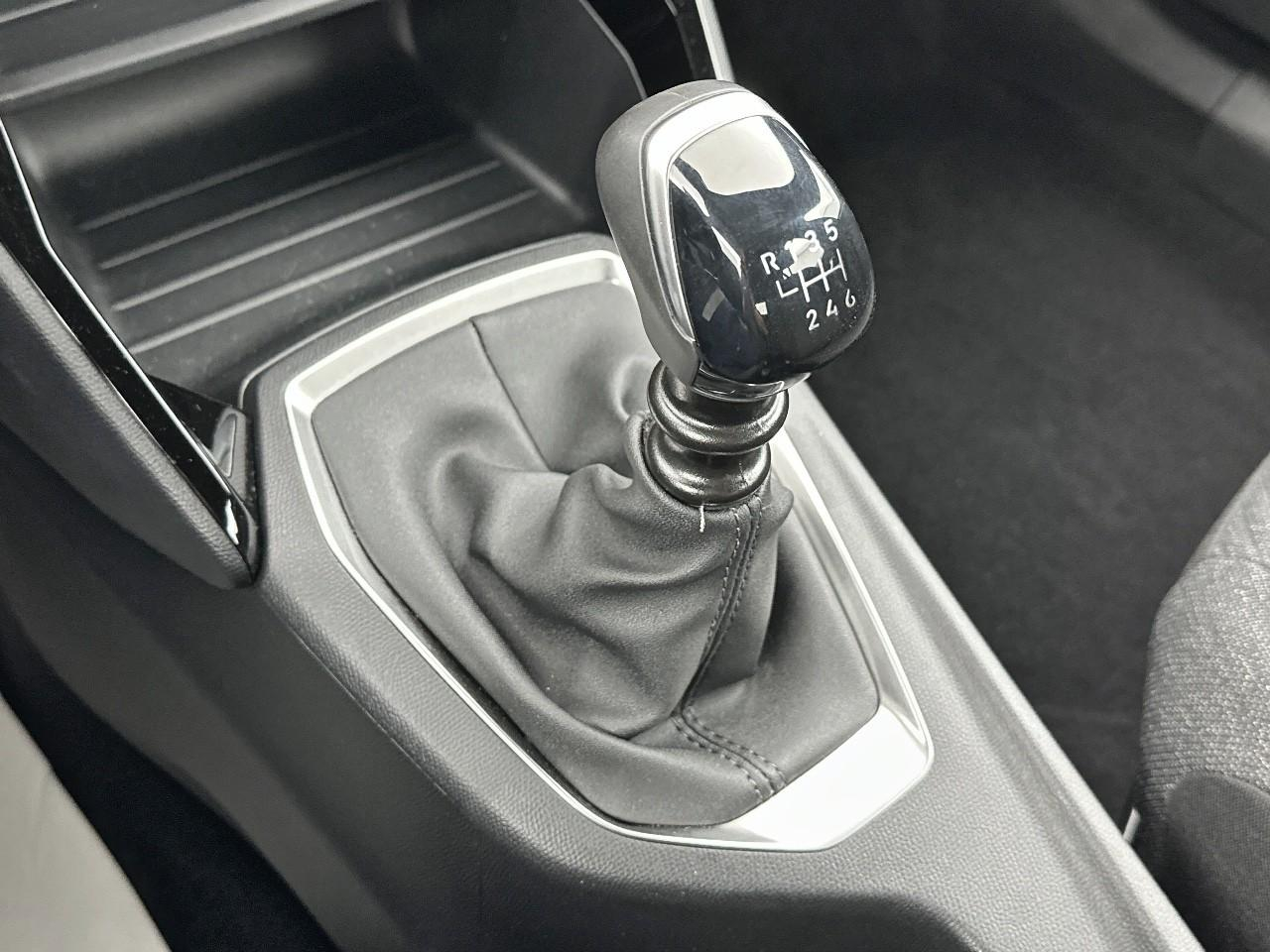 Peugeot 2008 100 s&s bvm6 style — photo 29