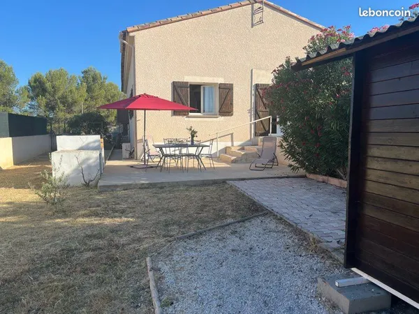 Maison plain-pied 70 m2 + 400 m2 de jardin + parking