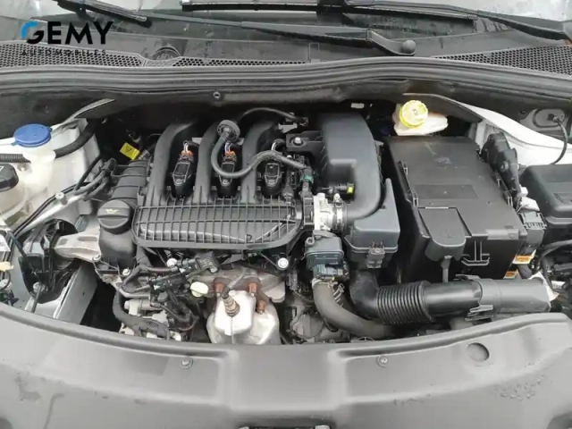 Peugeot 208 puretech 82ch s&amp;s bvm5 — photo 15