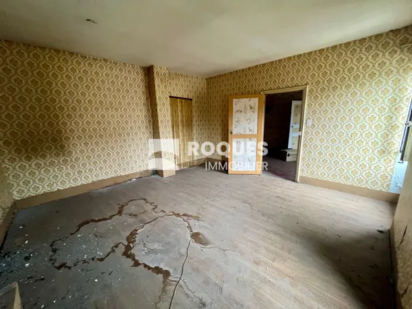 A vendre appartement T2 à rénover avec terrasse et cave à Mi