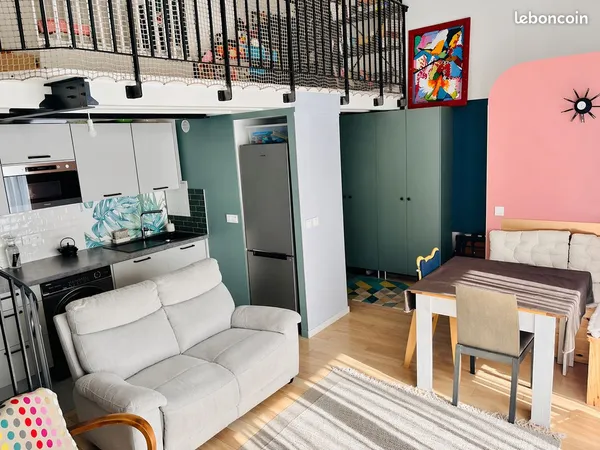 Appartement d'architecte avec mezzanine et jardin