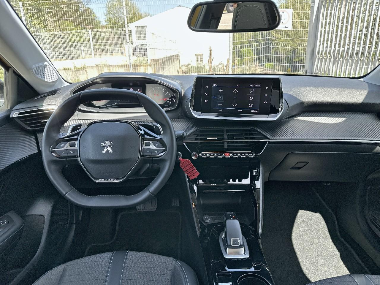 Peugeot 208 1.2 puretech 100ch s&s allure eat8 — photo 8