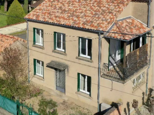 Maison 120m2 avec climatisation et petit jardin