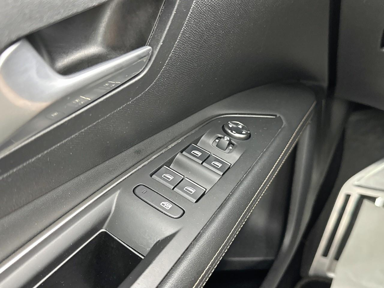 Peugeot 3008 puretech 130ch s&s eat8 gt — photo 15