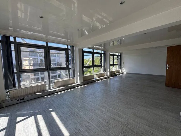 Bureaux 570 m²