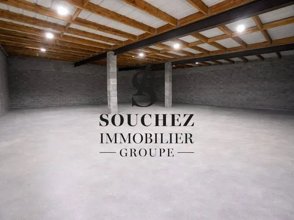 Entrepôt 572 m²