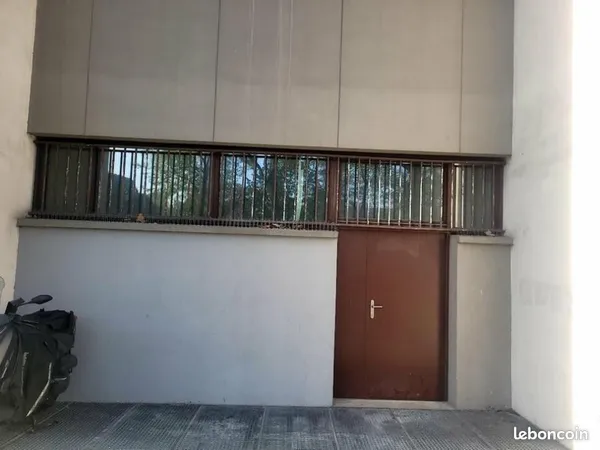 Local commercial 165 m² VANVES