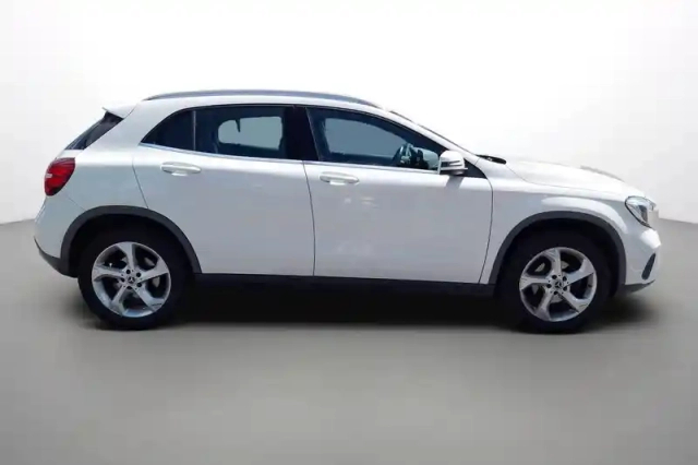 Mercedes Gla 180 d — photo 13
