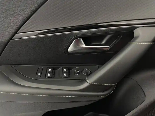 Peugeot 2008 electrique 136 ch — photo 61