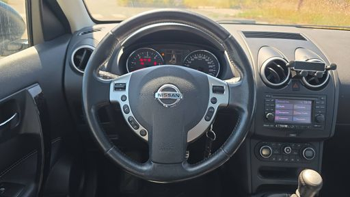 Nissan Qashqai 1.5 DCI 110 - Tekna – 2013 – 146727 km – Diesel – Boîte Manuelle — photo 2