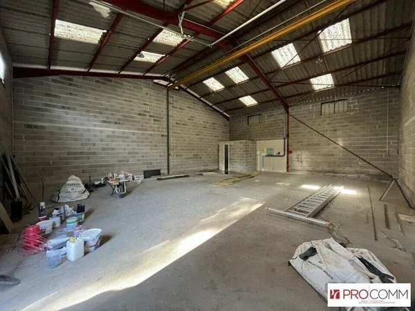 Local d'activité 120 m²