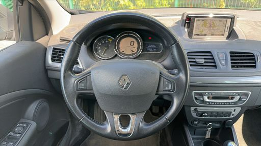 Renault Megane 1.2 TCe 115 - Limited – 2015 – 104500 km – Essence – Boîte Manuelle — photo 35