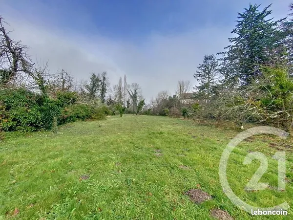 Terrain 2 472 m² Jenzat