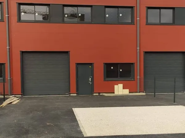 Local commercial 168 m²