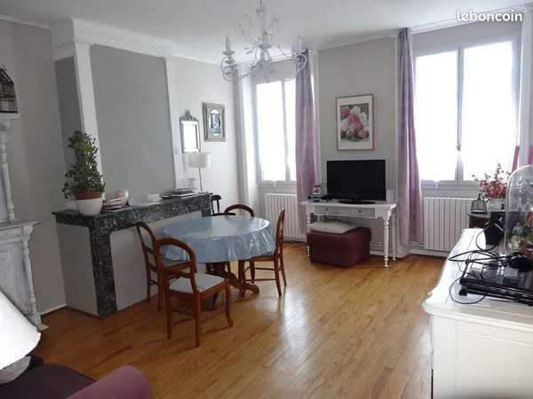 Lumineux et chaleureux T3 65 m² 2ème étage