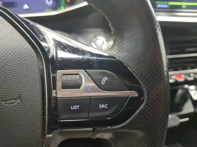 Peugeot 208 puretech 100 s&amp;s bvm6 — photo 15