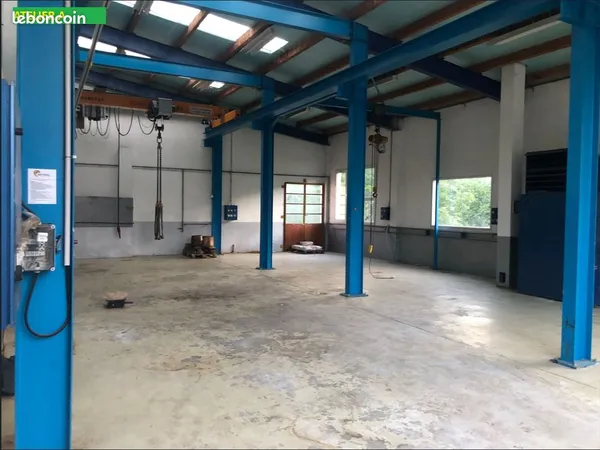 Ateliers 200 & 400m² + Bureaux