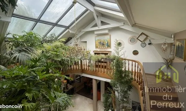 Maison 9 pièces 347 m²