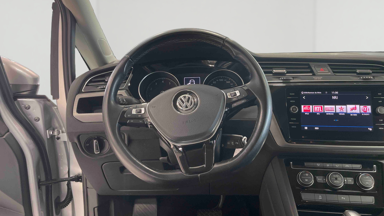 Volkswagen Touran 1.5 TSI EVO 150 DSG7 7pl — photo 10