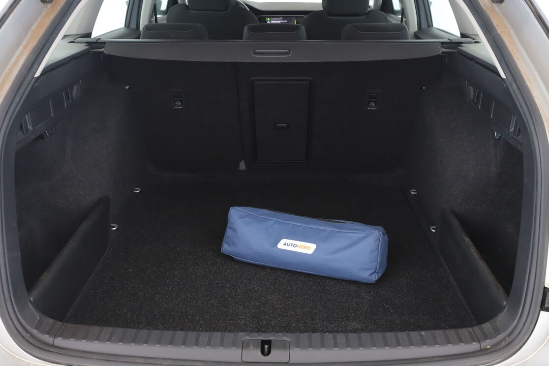 Skoda Octavia Combi 2.0 TDI Ambition DSG7 — photo 16