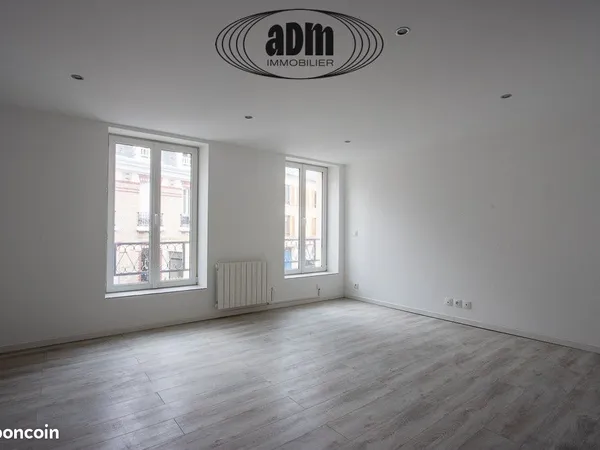 Studio 1 pièce 28 m²