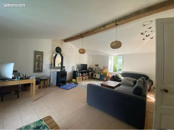 Location meublée à l'année. 3 chb, Jardin clos