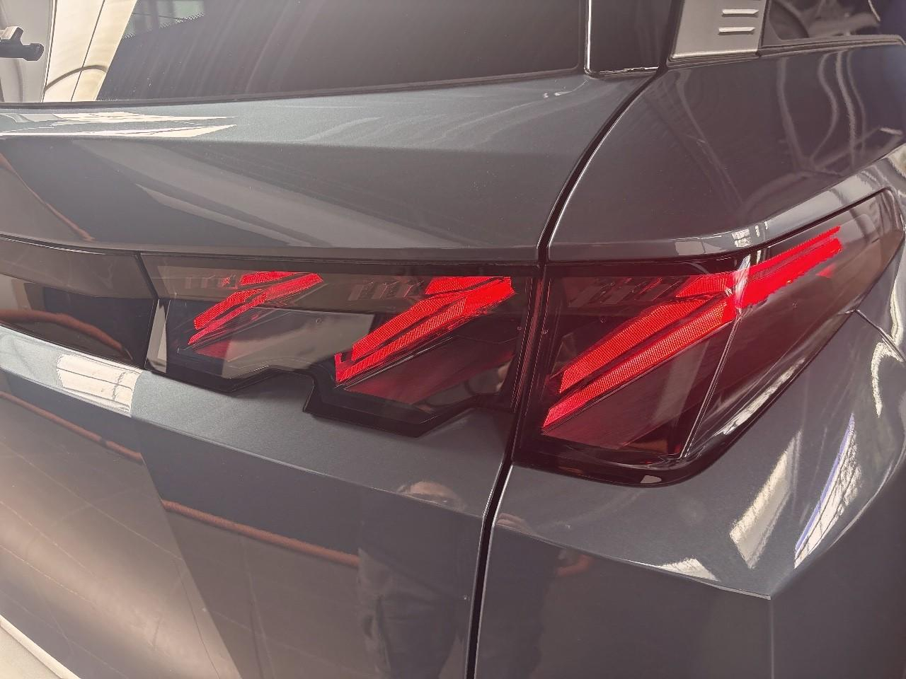Peugeot 5008 hybrid 145 ch e-dcs6 gt — photo 17