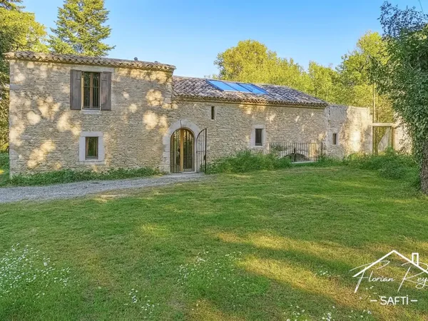 Moulin du XII? siècle entièrement restauré - Coeur du Médoc