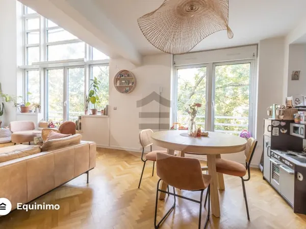 Loft lumineux avec vue sur la Seine en parfait état dans une