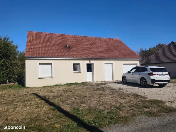 Maison Location Villebougis 4p 92m² 875€