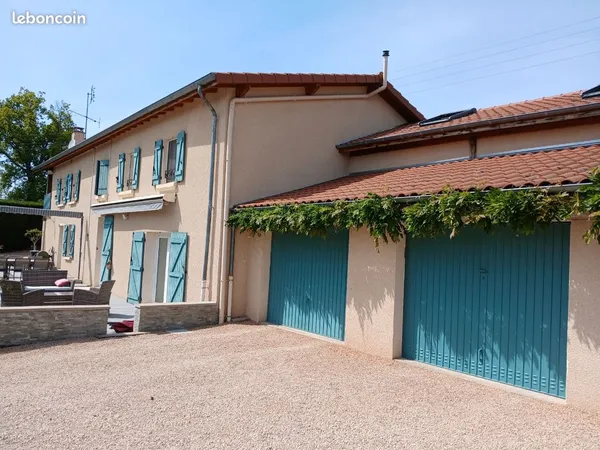 A vendre maison plus appartement