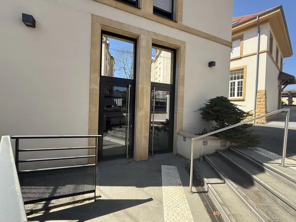 Loft / appartement atypique de 144 m2 avec sous-sol de 100 m
