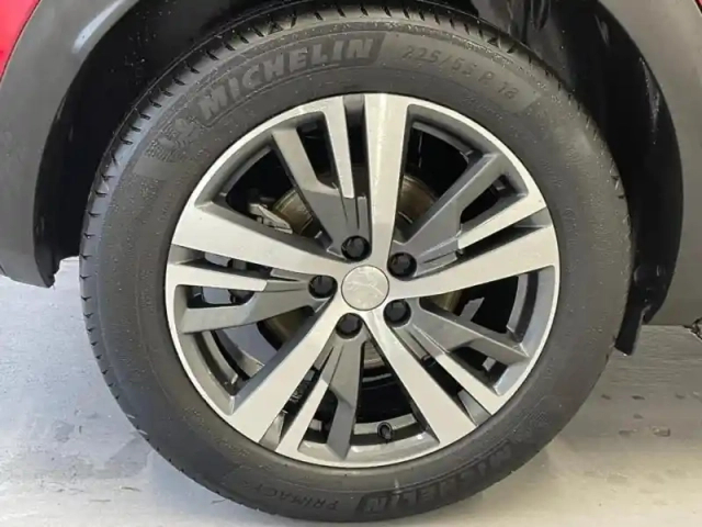 Peugeot 3008 1.2 puretech 130ch s&amp;s gt — photo 4