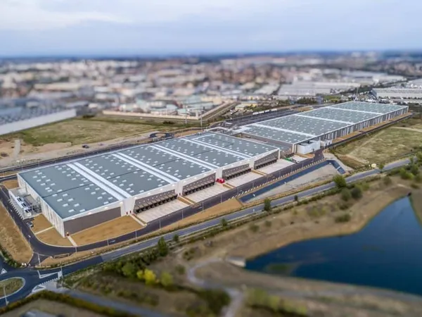 Entrepôt 12000 m²
