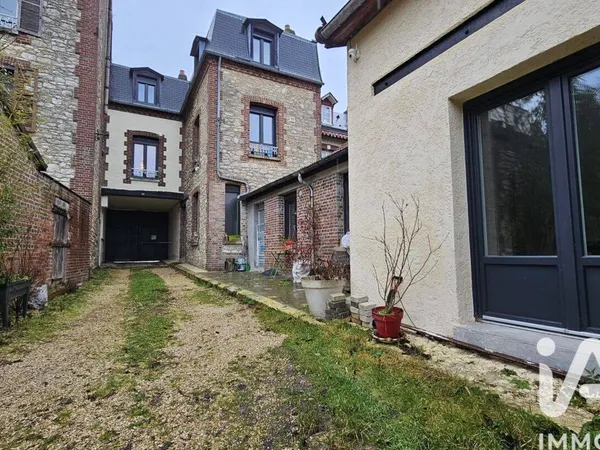 Maison 8 pièces 179 m²