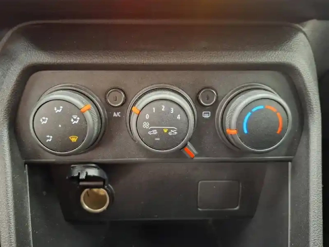 Dacia Sandero eco-g 100 — photo 35