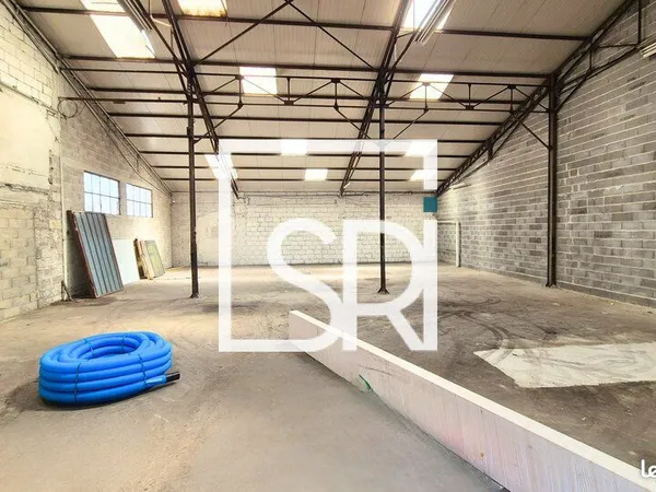 ENTREPOT - LOGISTIQUE 365 m² BEAUREGARD VENDON