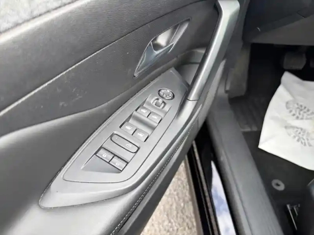 Peugeot 408 phev 180 e-eat8 allure — photo 20