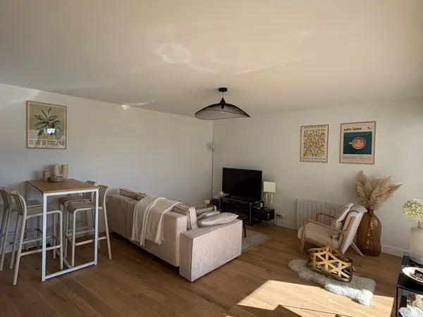 Appartement T3 proche comédie