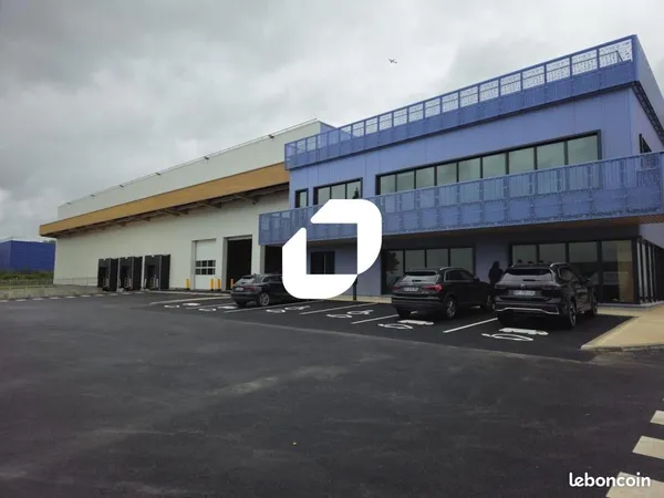 Local d'activité 5 761 m²