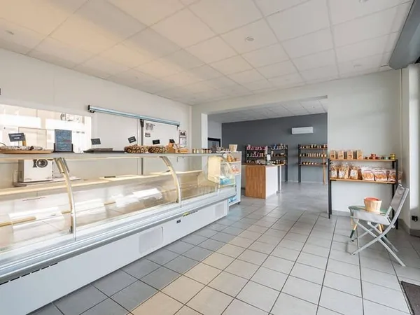 Local commercial 122 m²