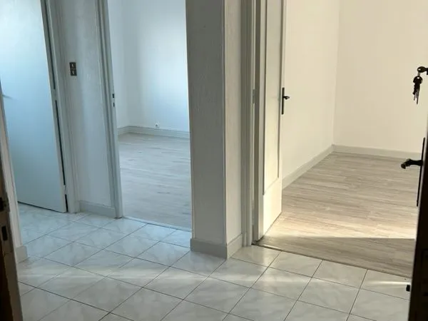 T2 de 48 m² avec balcon, cave, grenier et garage