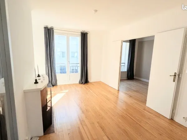 Appartement F3 Notre Dame dernier étage refait à neuf