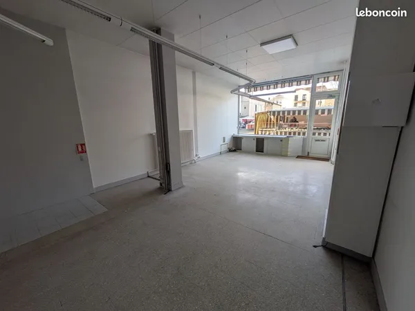 Local commercial 70 m² Feurs