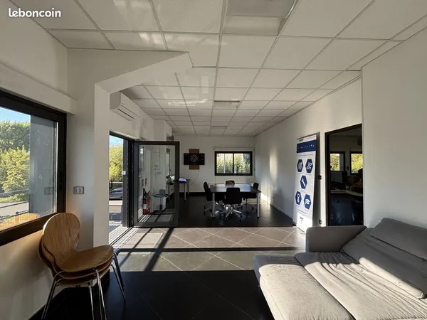 Local commercial 87 m² Saint-Martin-d'Hères