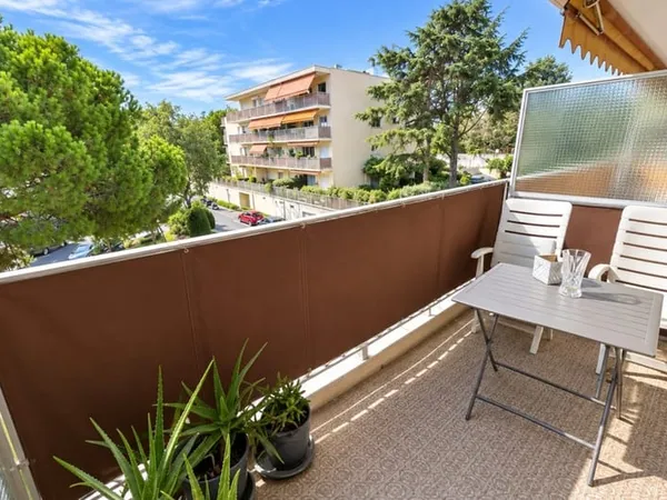 A vendre 2 pièces de 54 m² avec parking et cave