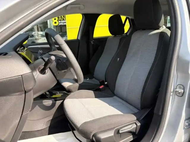 Opel Corsa 1.2 turbo 100ch edition bva8 — photo 9