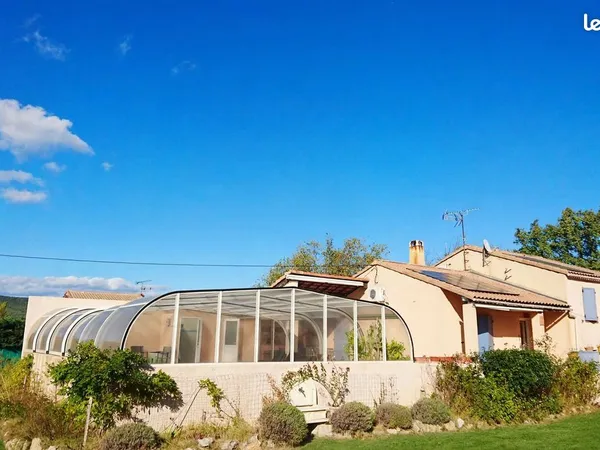 NANS-LES-PINS - MAISON FAMILIALE 108 m2AVEC PISCINE CHAUFFÉE ET VUE SAINTE-BAUME + T2 INDÉPENDANT 42